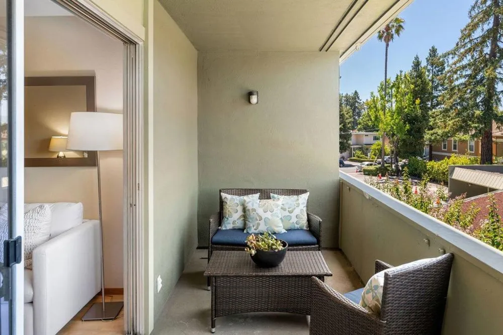 1458 Hudson Street #207 Redwood City, CA 94061