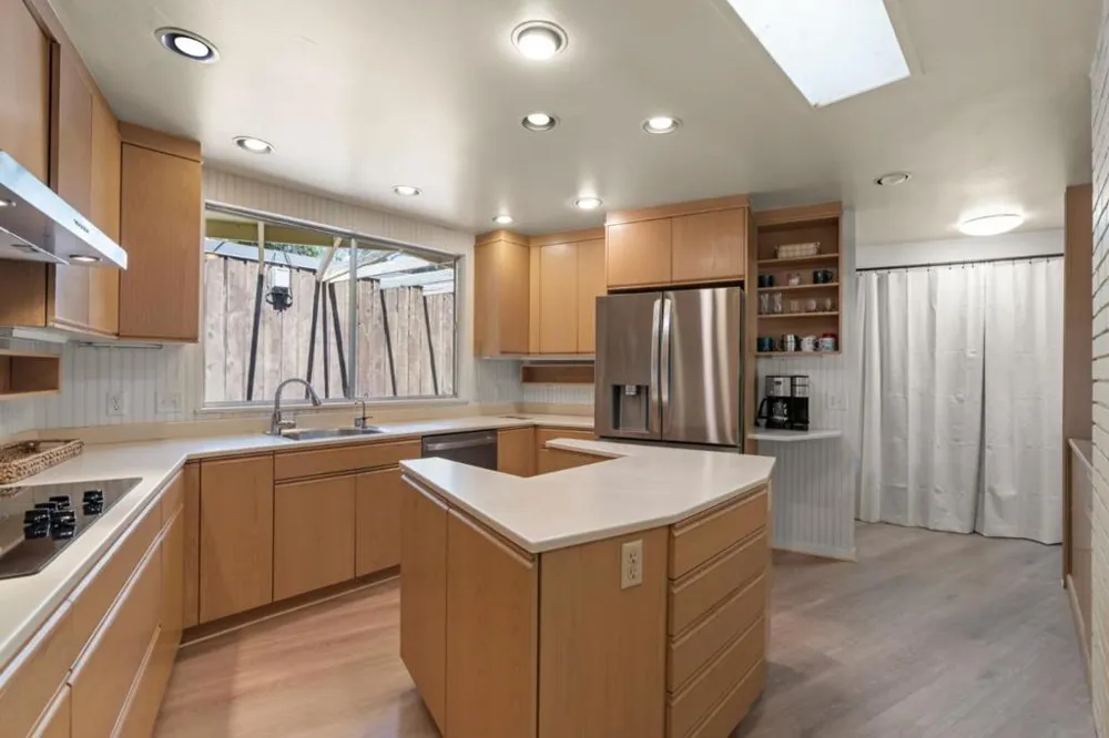 19544 Sky Oaks Way Los Gatos, CA 95030