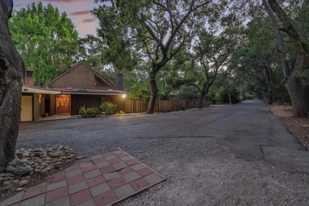 19544 Sky Oaks Way Los Gatos, CA 95030
