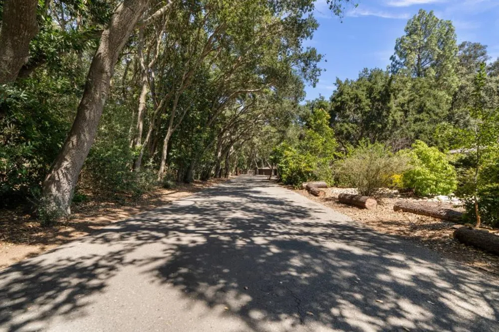 19544 Sky Oaks Way Los Gatos, CA 95030