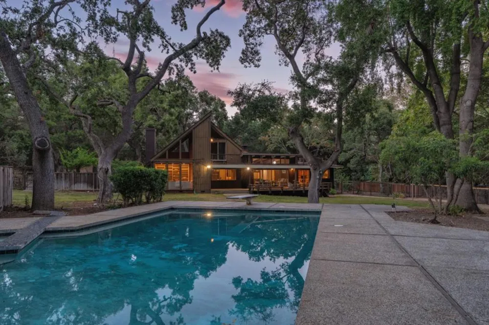 19544 Sky Oaks Way Los Gatos, CA 95030
