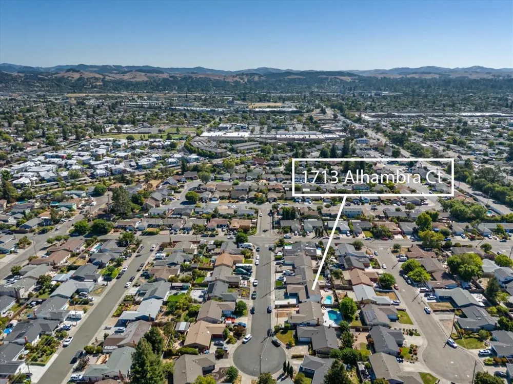 1713 Alhambra Court Petaluma, CA 94954