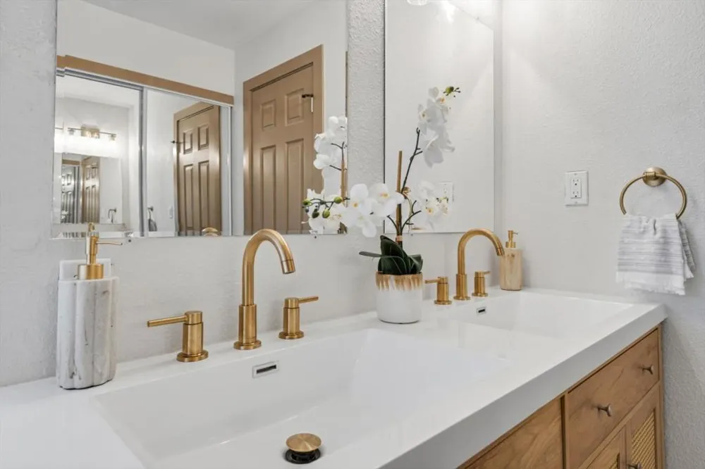 1713 Alhambra Court Petaluma, CA 94954