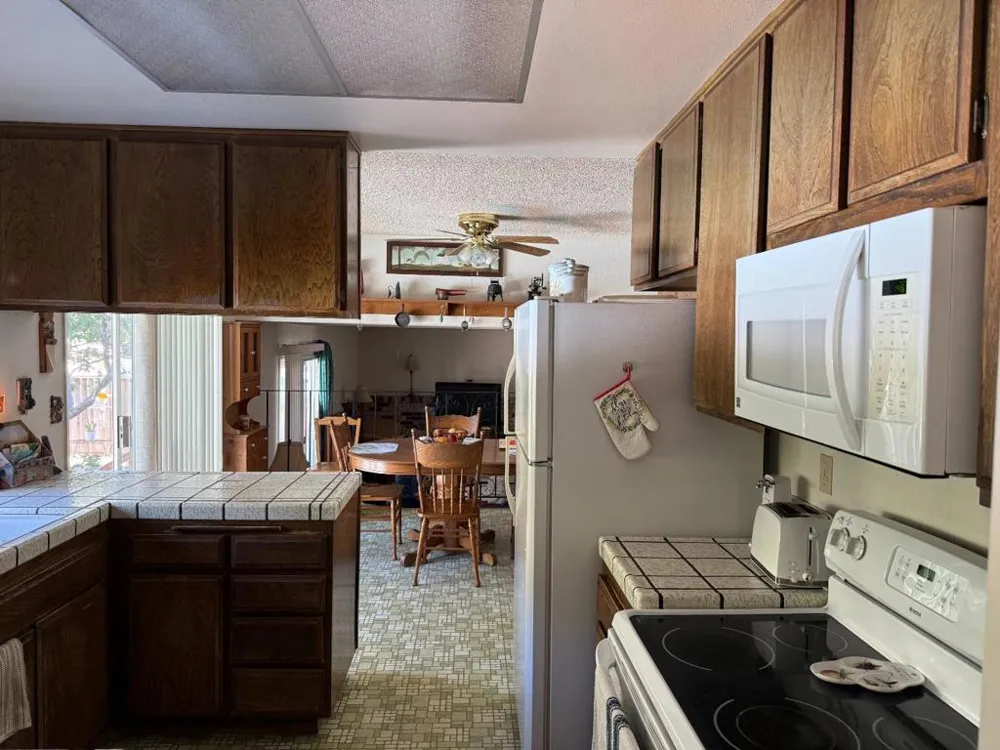7040 Valley Forge Drive Gilroy, CA 95020