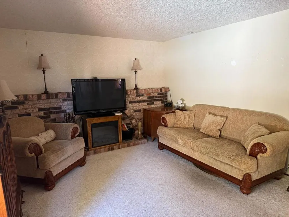 7040 Valley Forge Drive Gilroy, CA 95020