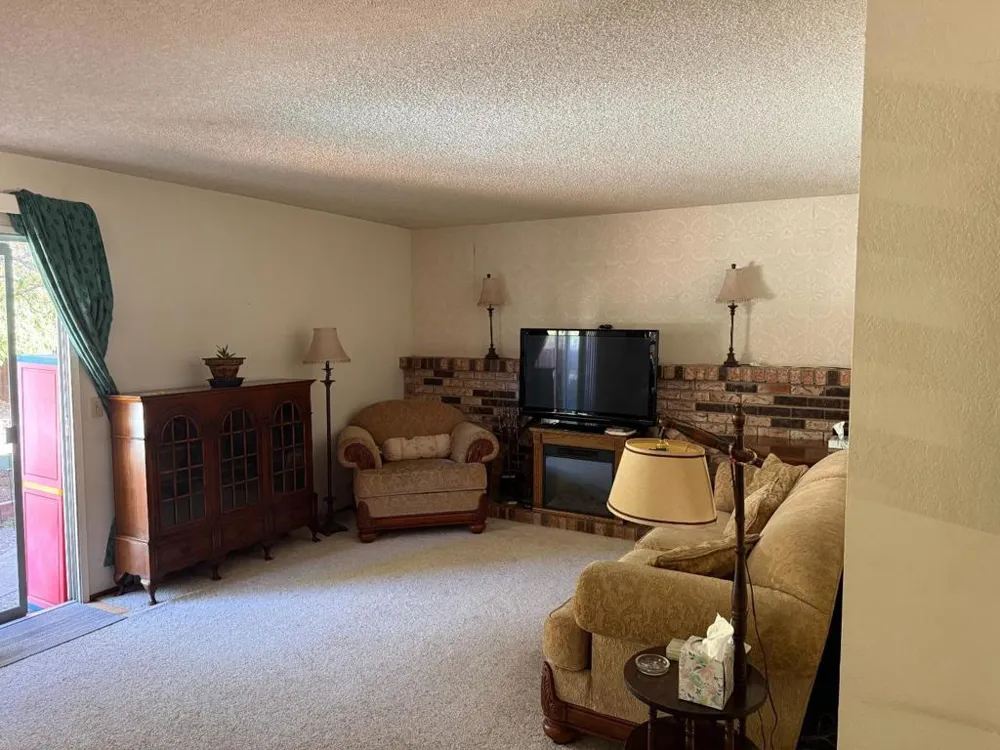 7040 Valley Forge Drive Gilroy, CA 95020