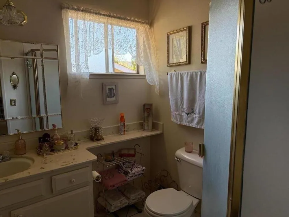7040 Valley Forge Drive Gilroy, CA 95020