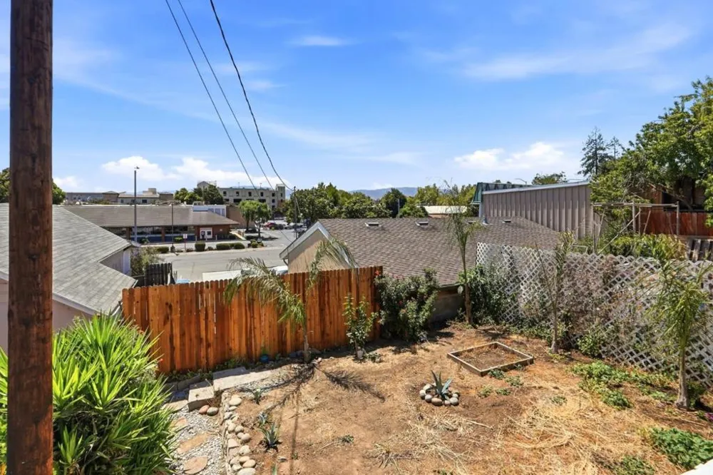 321 Hill Street Hollister, CA 95023