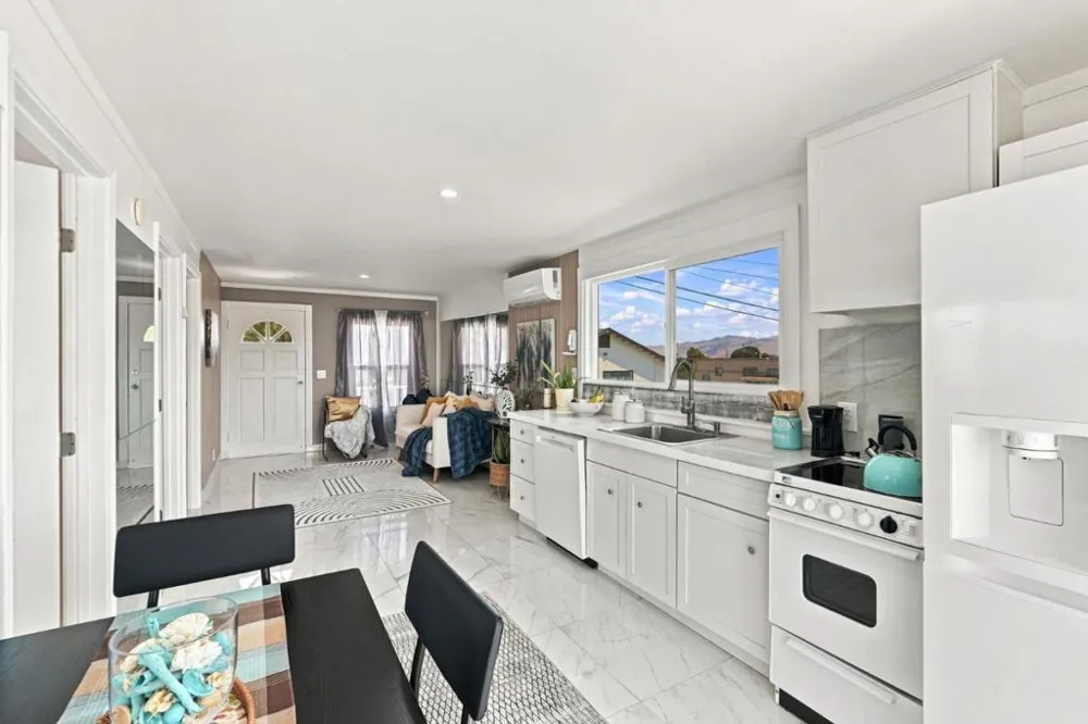 321 Hill Street Hollister, CA 95023