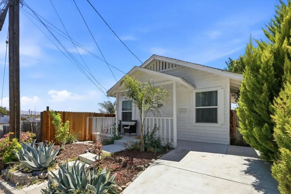 321 Hill Street Hollister, CA 95023
