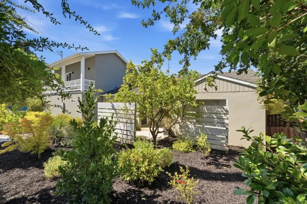 300 De Anza Avenue San Carlos, CA 94070
