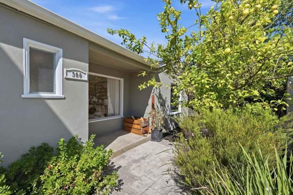 300 De Anza Avenue San Carlos, CA 94070