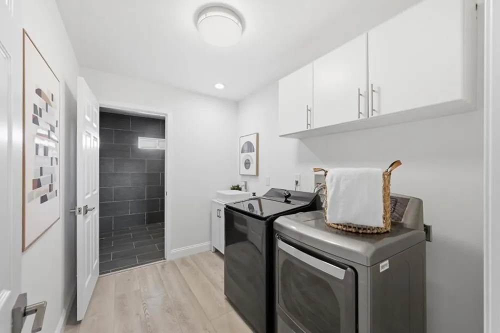 300 De Anza Avenue San Carlos, CA 94070