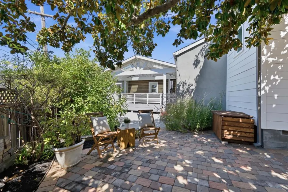 300 De Anza Avenue San Carlos, CA 94070