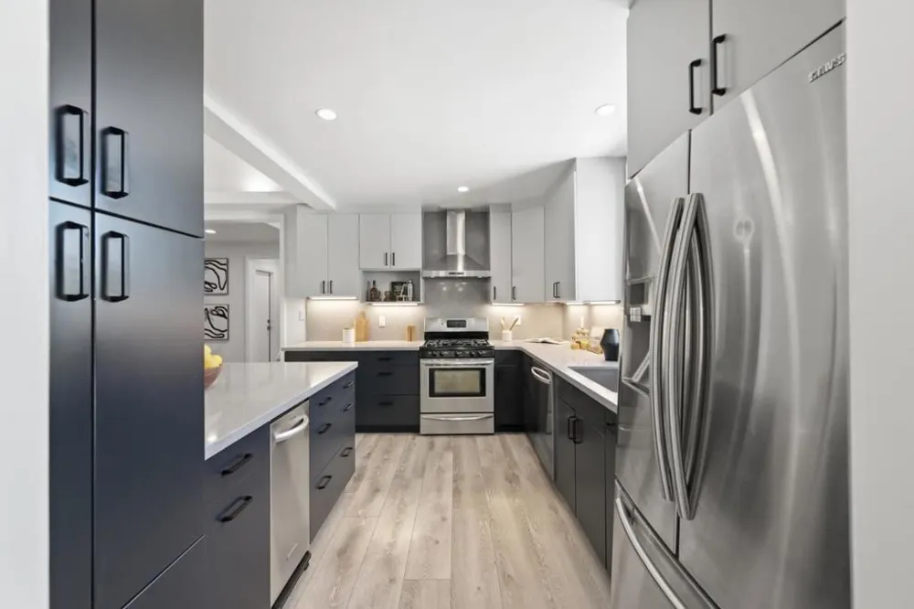 300 De Anza Avenue San Carlos, CA 94070