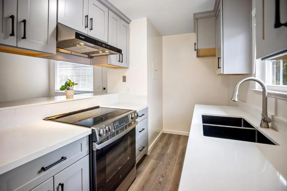 949 Gilchrist Drive #4 San Jose, CA 95133