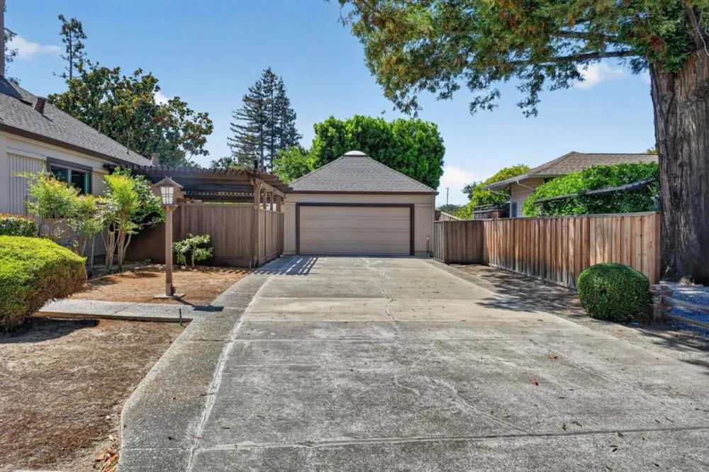 402 Sylvan Avenue Mountain View, CA 94041