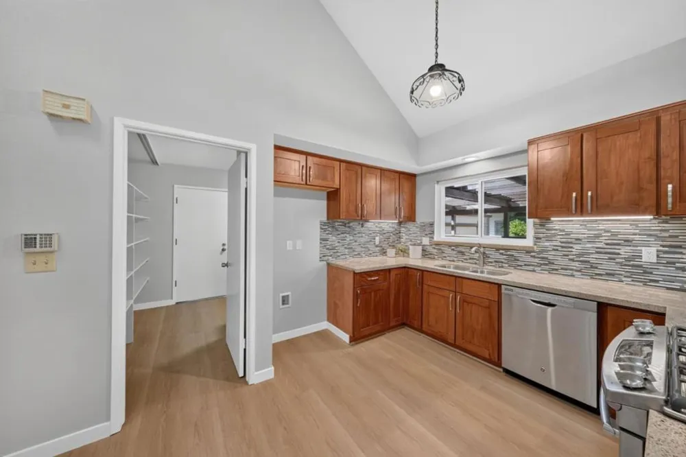 402 Sylvan Avenue Mountain View, CA 94041