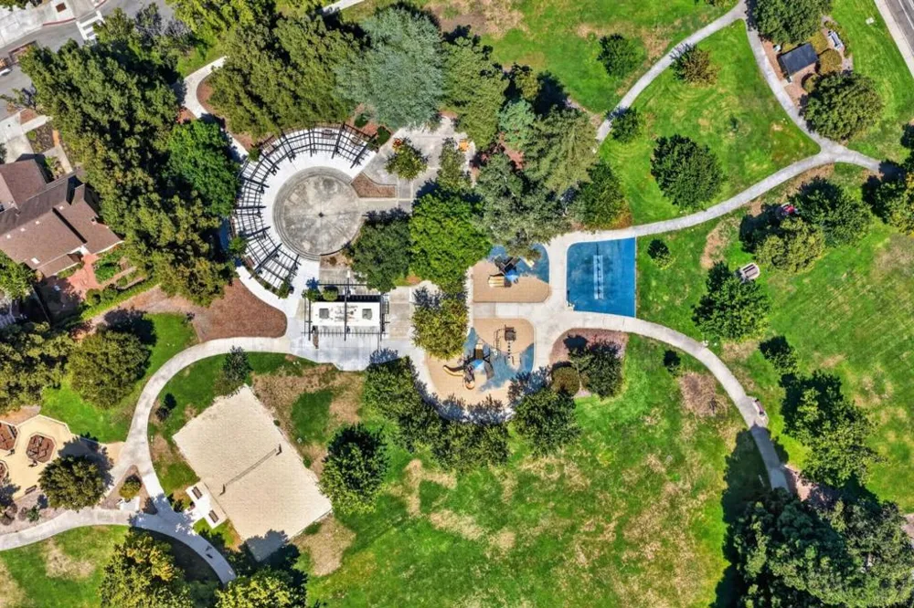 402 Sylvan Avenue Mountain View, CA 94041