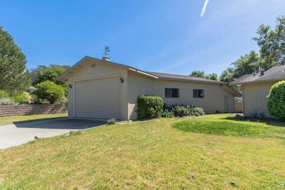 169 Old Stage Road Salinas, CA 93908