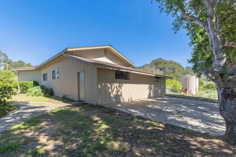 169 Old Stage Road Salinas, CA 93908