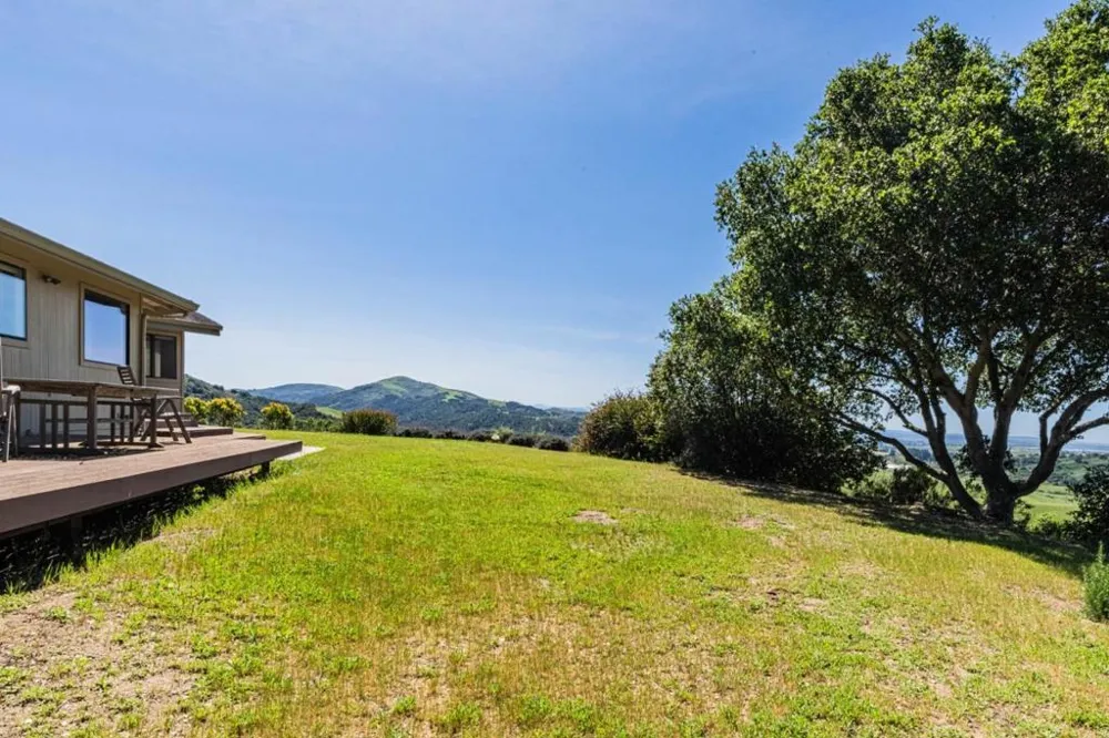 169 Old Stage Road Salinas, CA 93908
