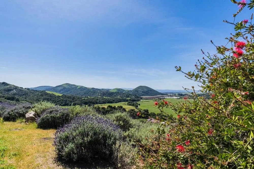 169 Old Stage Road Salinas, CA 93908