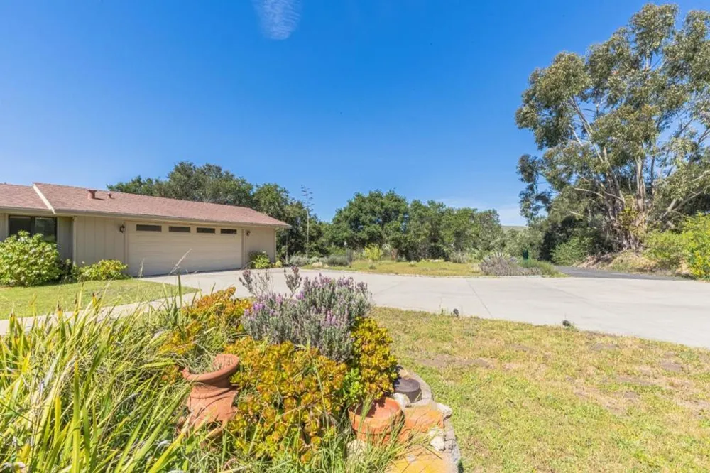 169 Old Stage Road Salinas, CA 93908