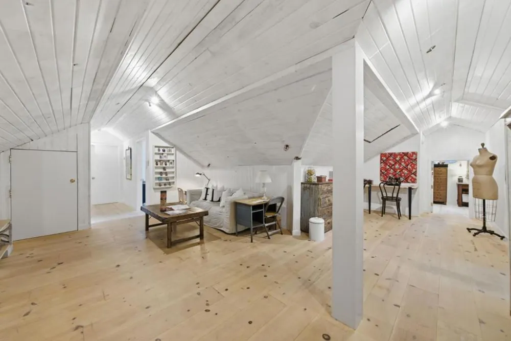 133 Russell Avenue Portola Valley, CA 94028