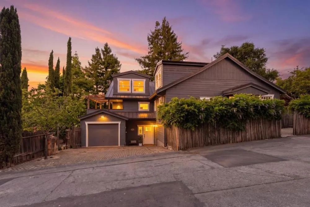 133 Russell Avenue Portola Valley, CA 94028