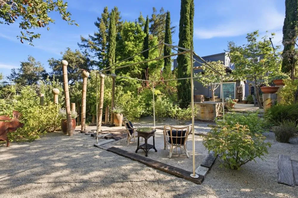 133 Russell Avenue Portola Valley, CA 94028