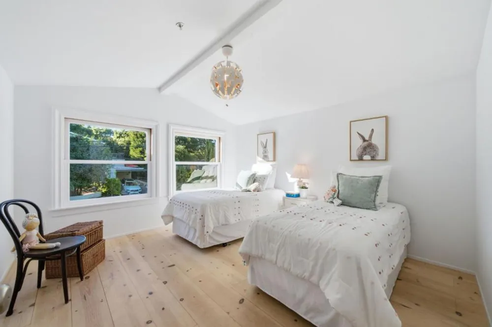 133 Russell Avenue Portola Valley, CA 94028