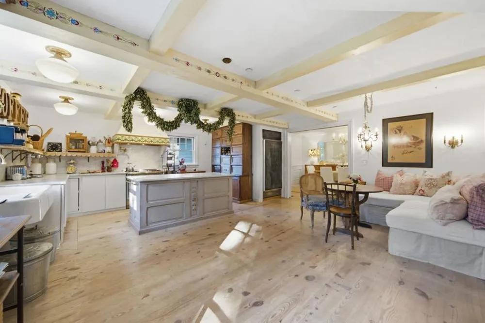 133 Russell Avenue Portola Valley, CA 94028
