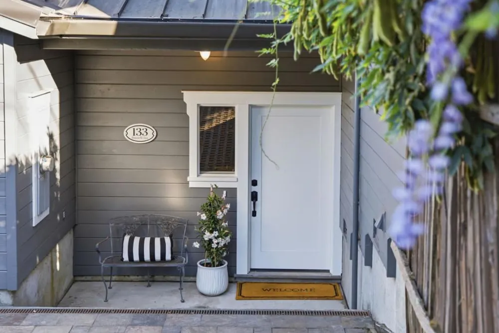 133 Russell Avenue Portola Valley, CA 94028
