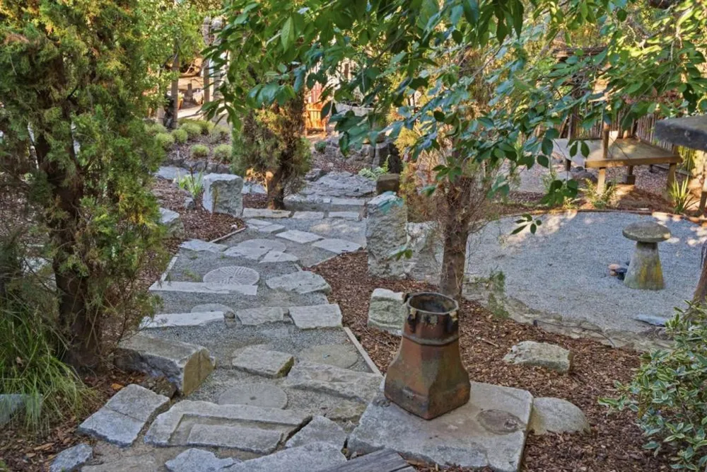133 Russell Avenue Portola Valley, CA 94028