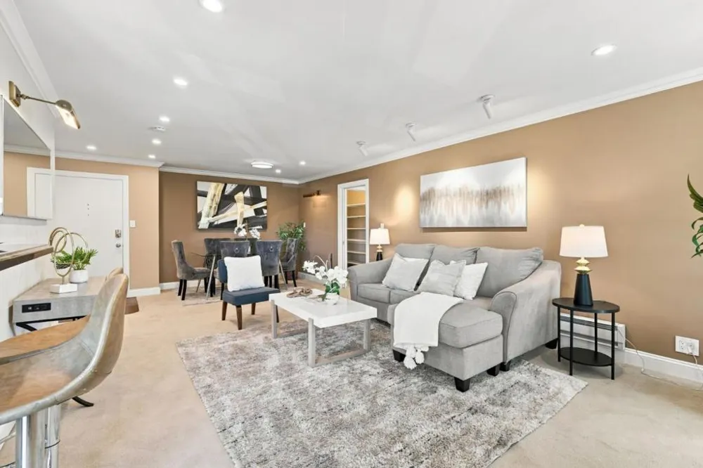 1081 Beach Park Boulevard #213 Foster City, CA 94404