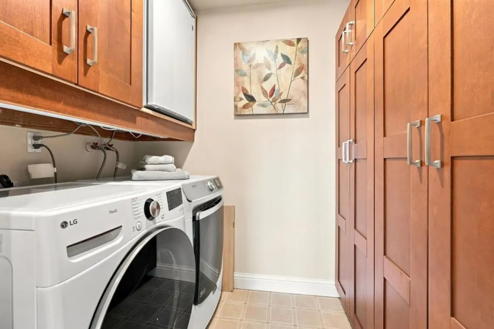 1081 Beach Park Boulevard #213 Foster City, CA 94404
