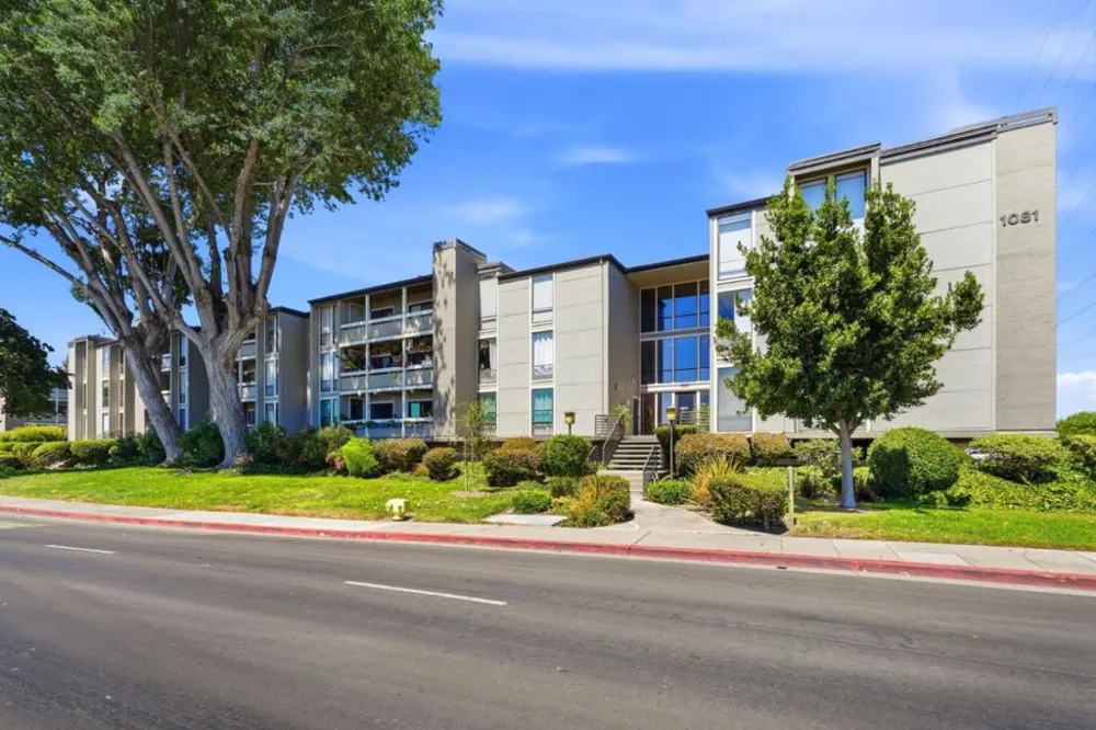1081 Beach Park Boulevard #213 Foster City, CA 94404