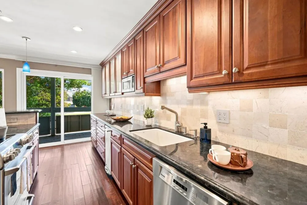 1081 Beach Park Boulevard #213 Foster City, CA 94404
