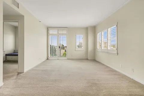 1 Baldwin Avenue #816