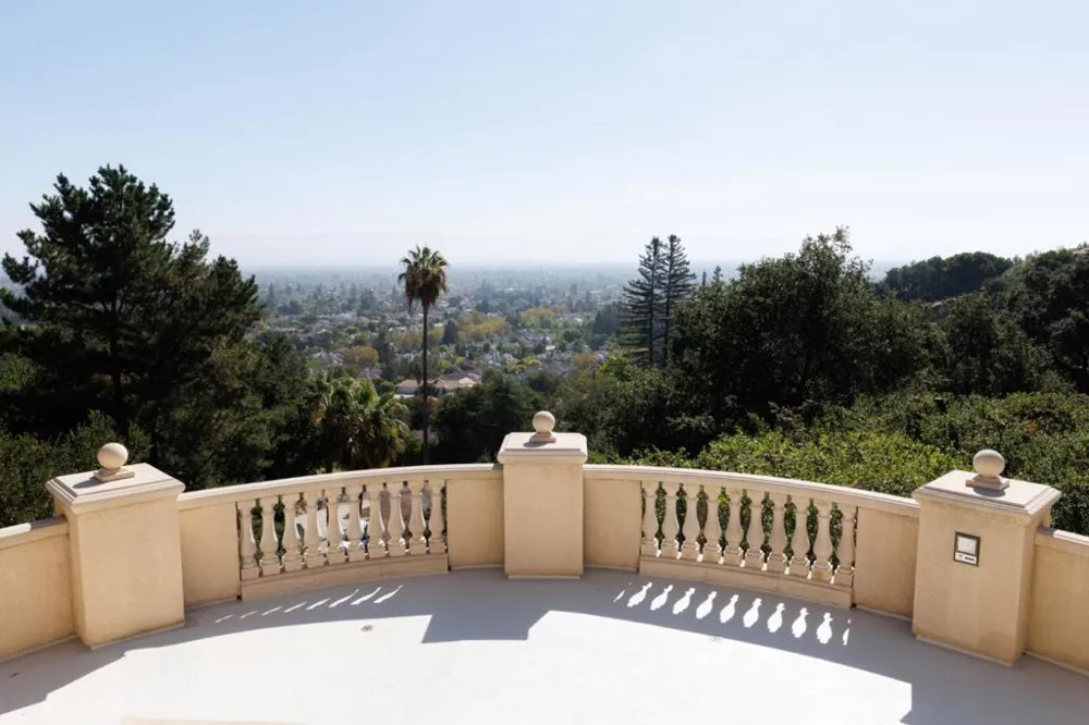 11837 Upland Way Cupertino, CA 95014