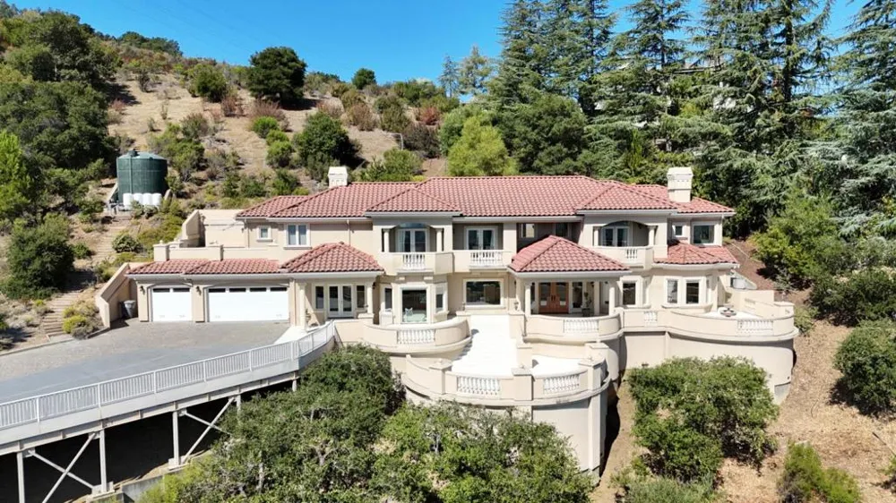 11837 Upland Way Cupertino, CA 95014