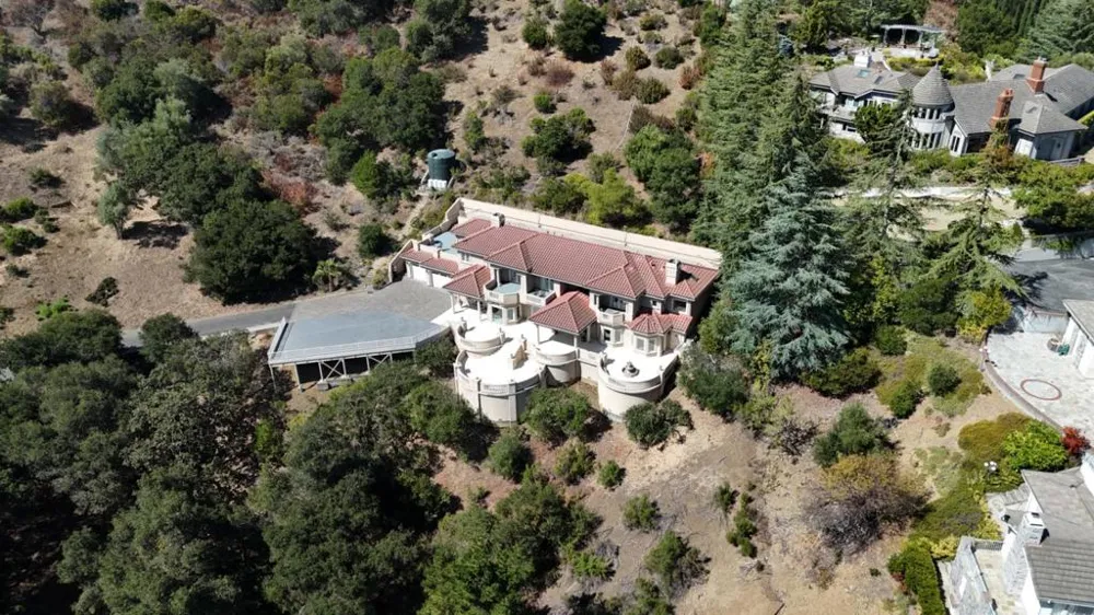 11837 Upland Way Cupertino, CA 95014