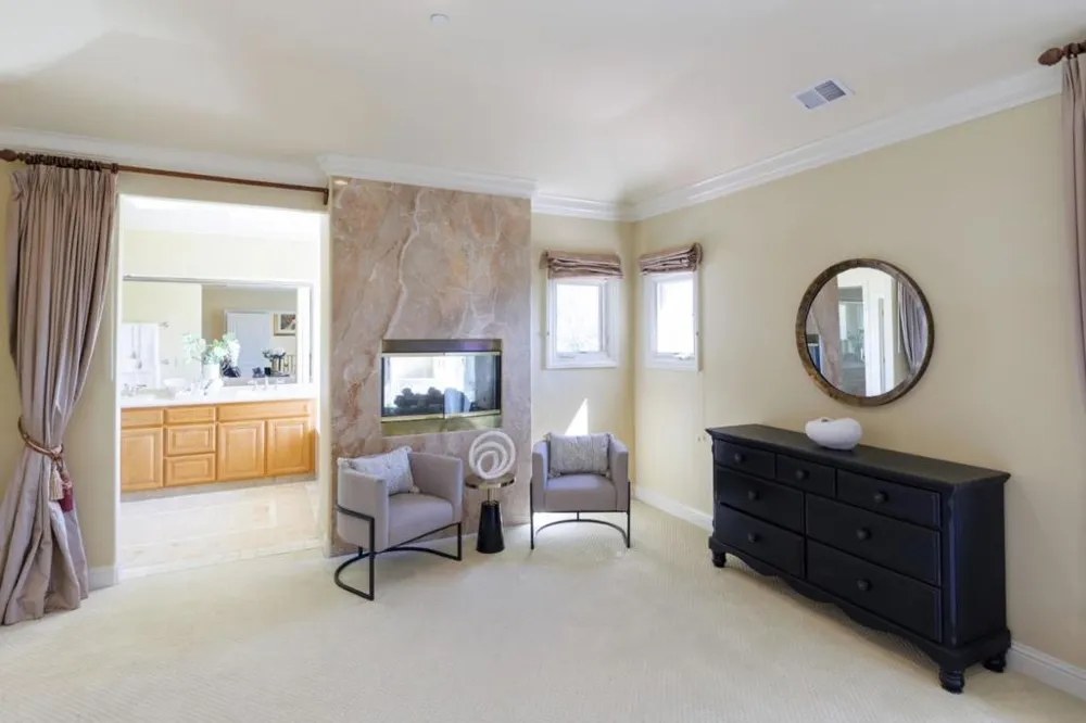 11837 Upland Way Cupertino, CA 95014