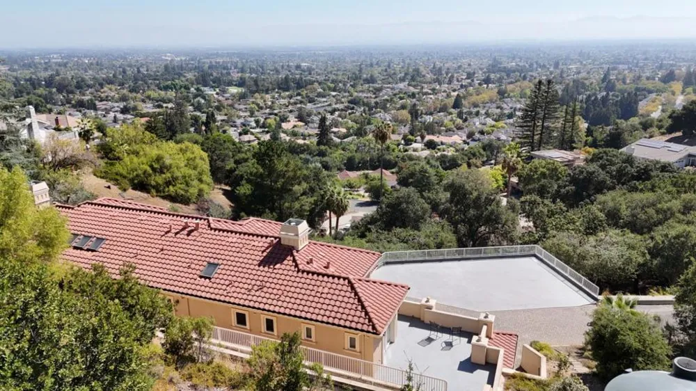 11837 Upland Way Cupertino, CA 95014