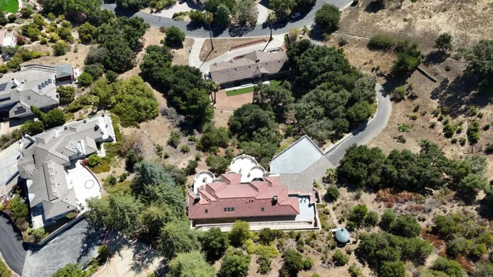 11837 Upland Way Cupertino, CA 95014