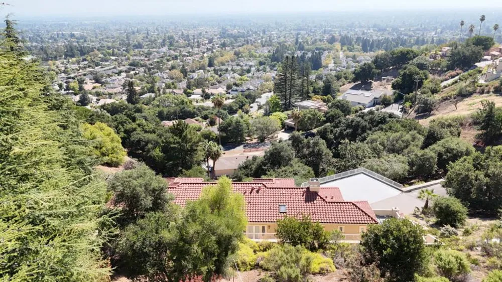 11837 Upland Way Cupertino, CA 95014