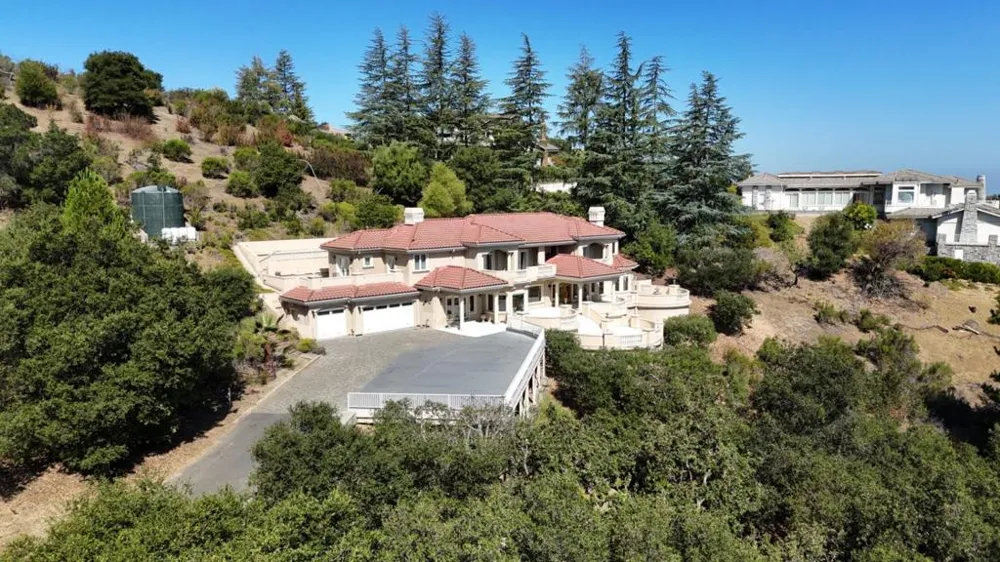11837 Upland Way Cupertino, CA 95014