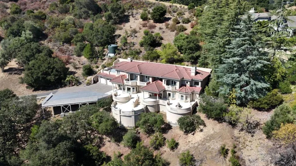 11837 Upland Way Cupertino, CA 95014