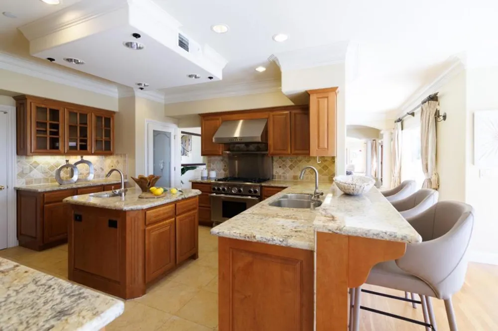 11837 Upland Way Cupertino, CA 95014